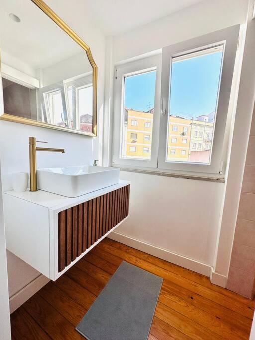 Lisbon City Center Flat For 6 Pp Exterior photo
